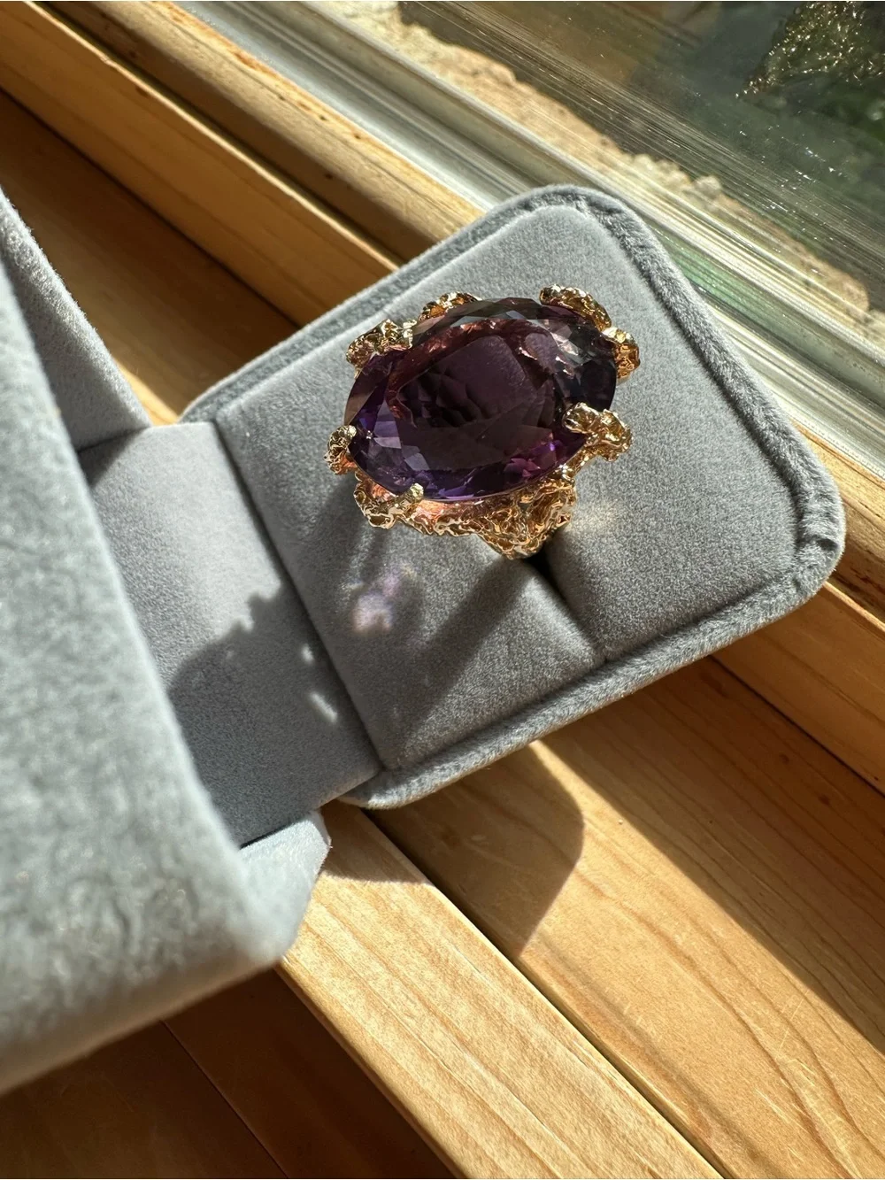 XXL Amethyst Oval set in 14K Brutalist Style Vintage Ring